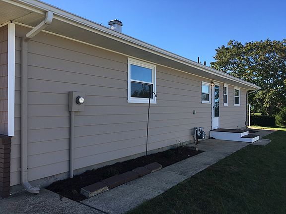 4th image of 23 Saint David Dr
