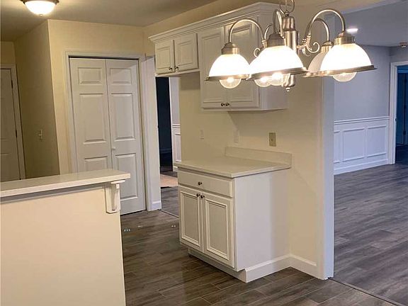 4th image of 47 Vista Dr