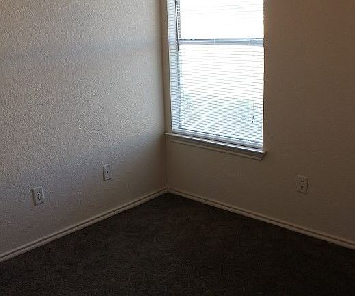 5th image of 3404 Toledo Dr APT A