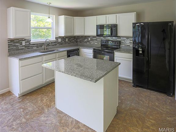 3rd image of 1318 Forest Way