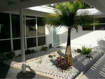 5th image of 6060 NW 17th St