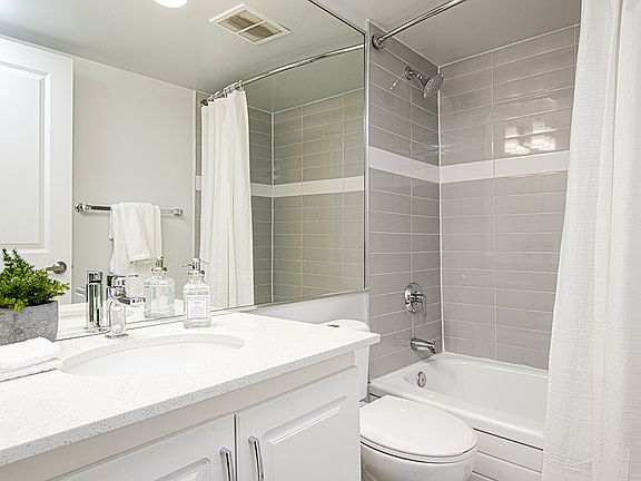 5th image of 37 Johnson St #1341892