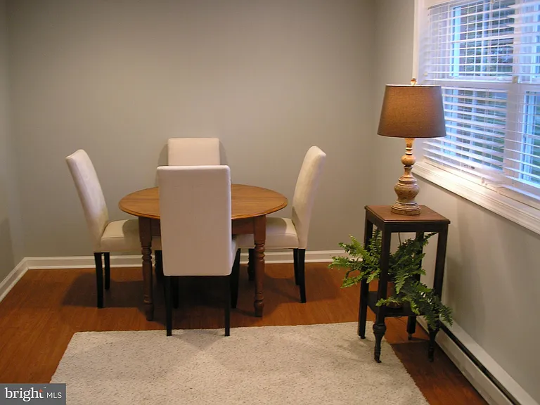 4217 University Dr — Photo 3