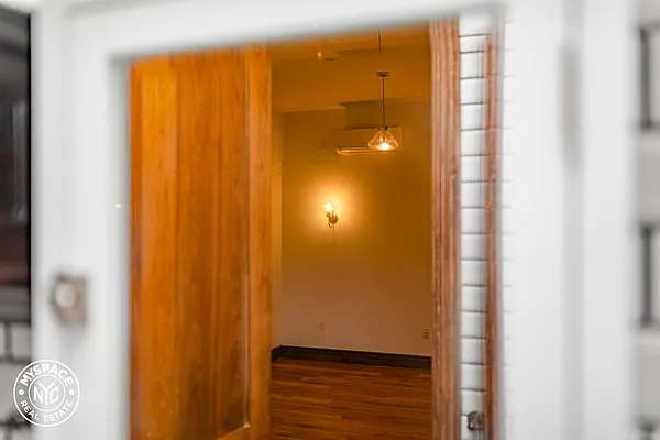 Rented by MySpaceNYC | media 42