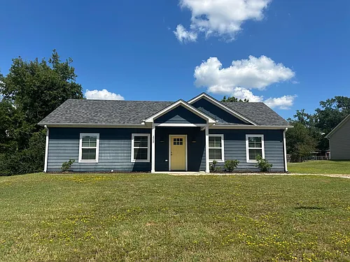 205 Gordon St Photo 1