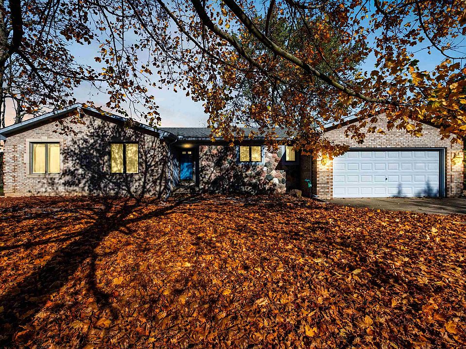 1st image of 815 Quatro Ln