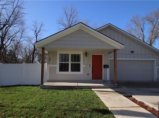 301 Missouri Ave, Harrisonville, MO 64701