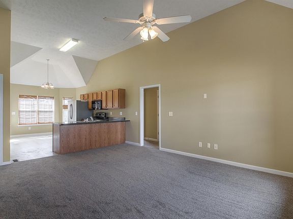 3rd image of 2742 Cliffside Dr