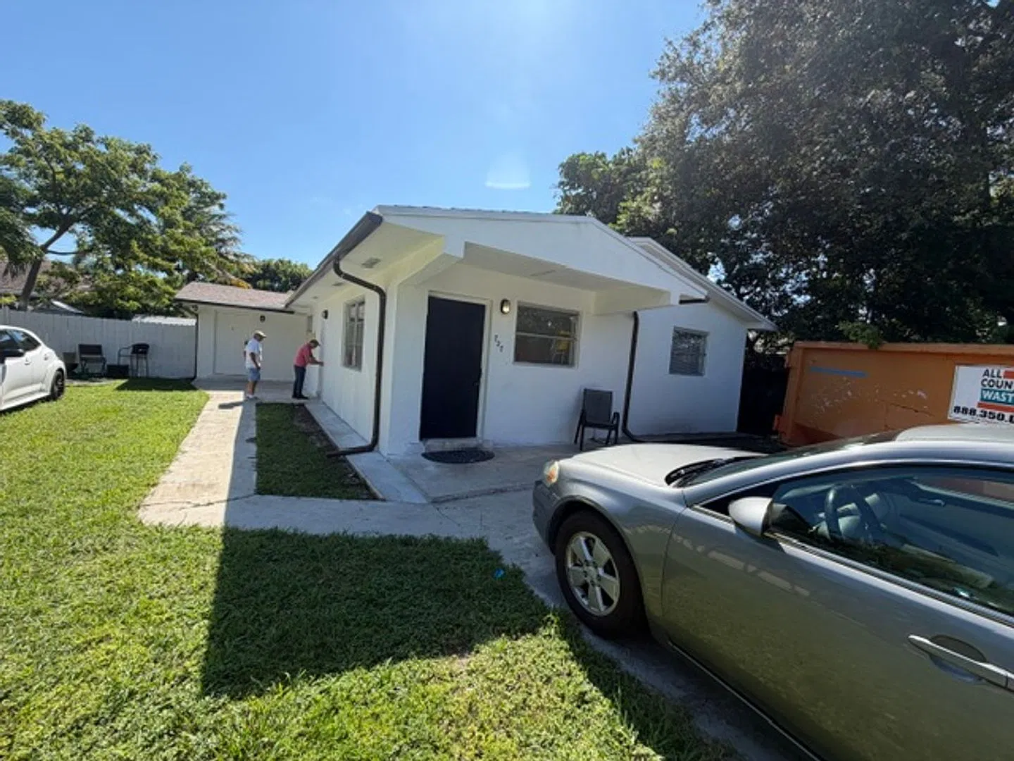 727 SW 10 Street — Photo 3