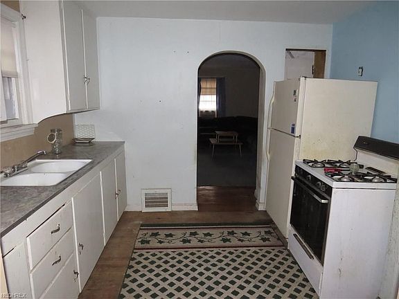2nd image of 1296 E 354th St