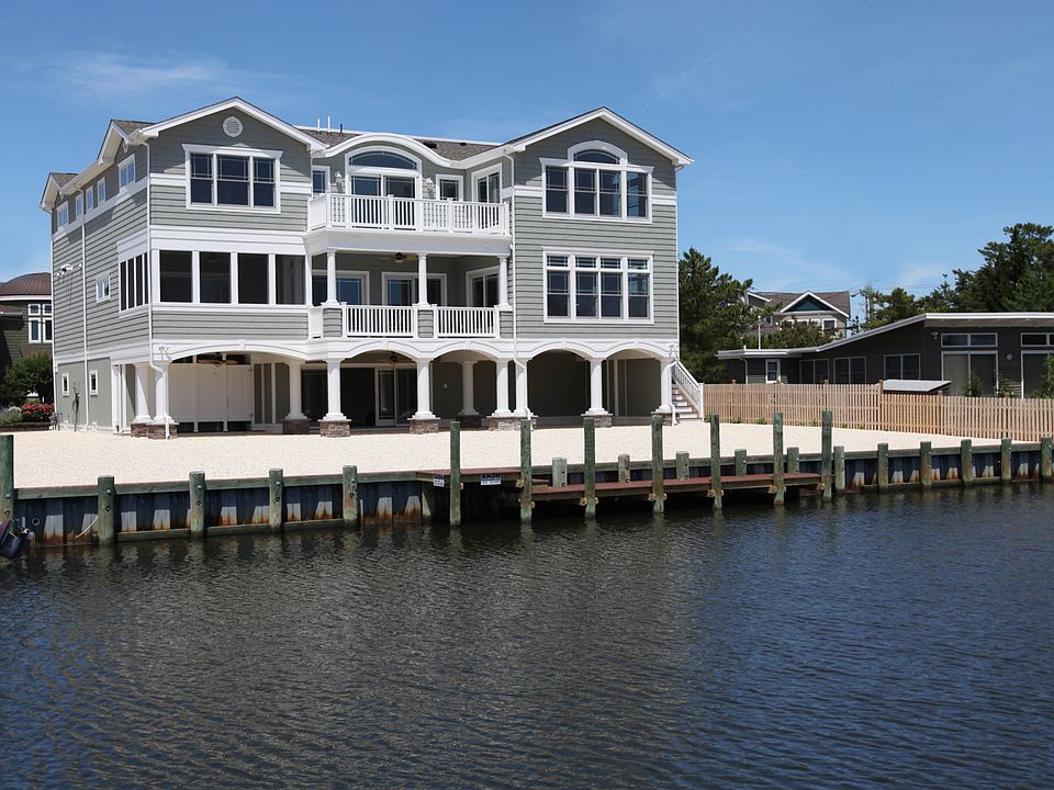 1st image of 18 Panorama