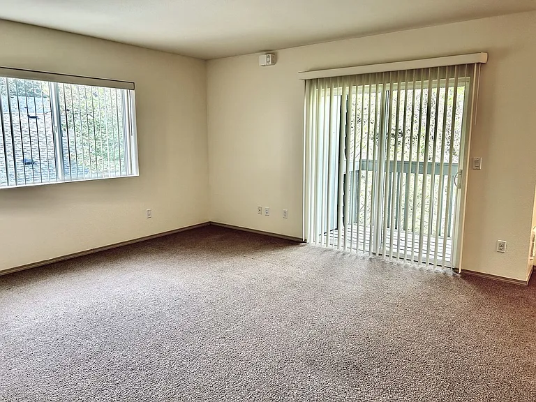Willamette Grove Apartments — Photo 2