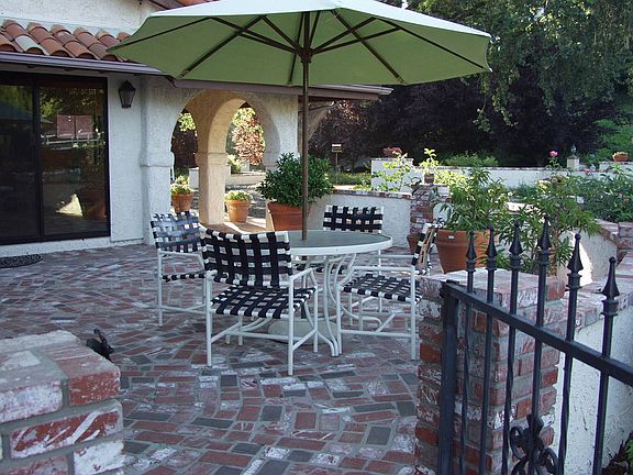 Side patio