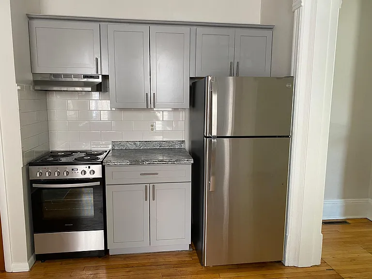1326 N Astor St #2 — Photo 5