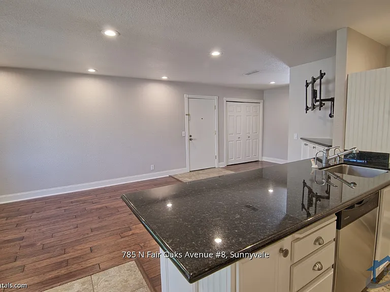 785 N Fair Oaks Ave #8 — Photo 7
