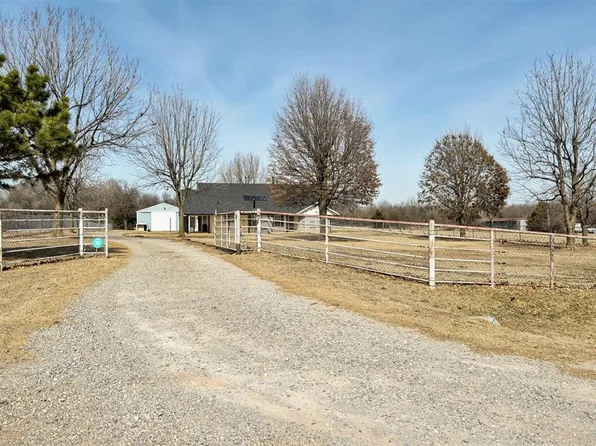 12501 SW 40th St, Yukon, OK 73099