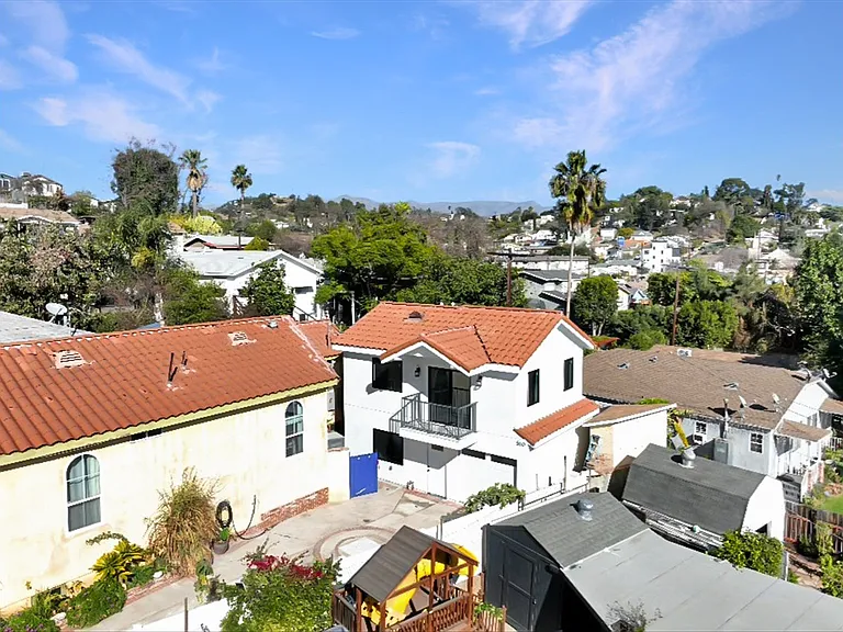 510 Neva Pl — Photo 2