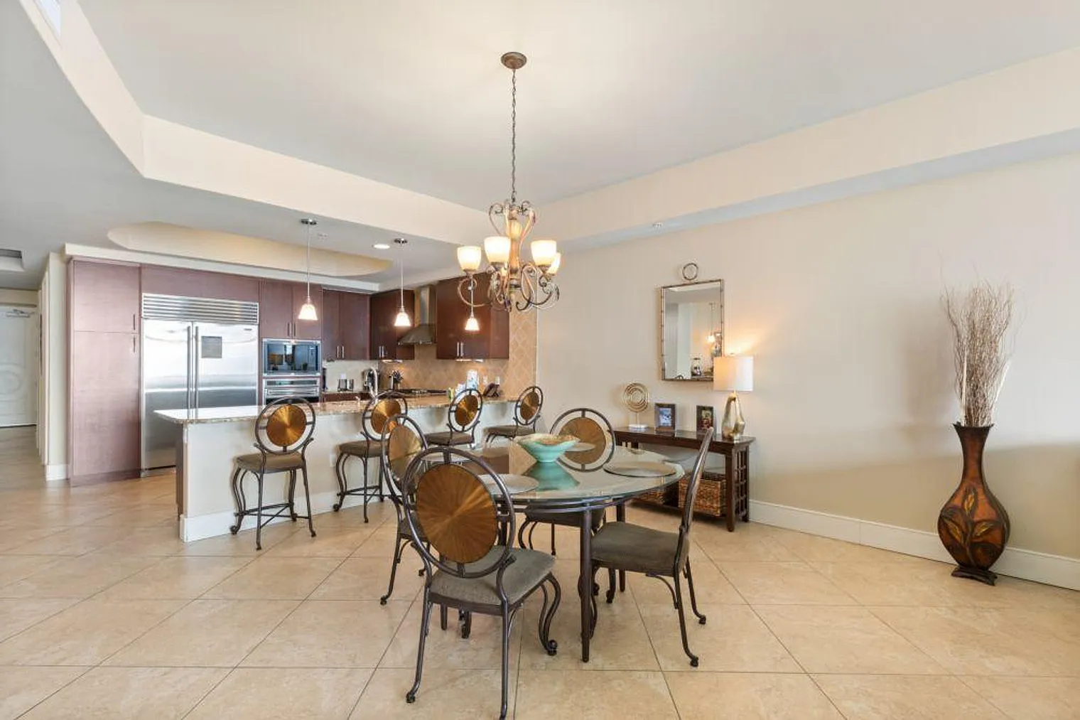 3 bed, 4.0 bath, 2400 sqft, $7,530 — Photo 4