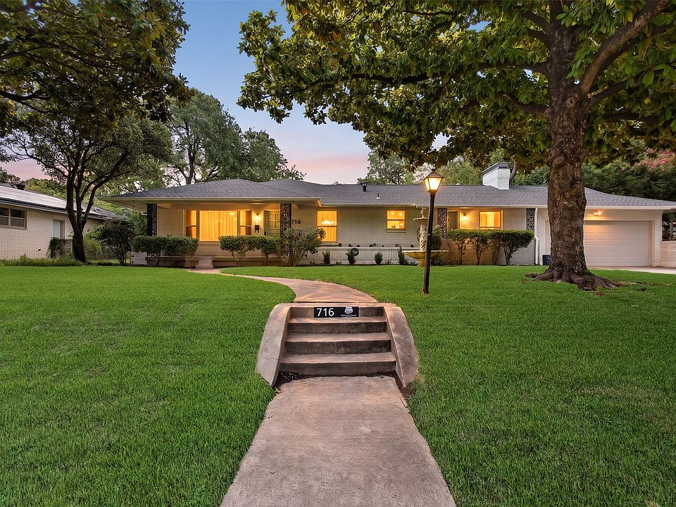 1st image of 716 Mayrant Dr