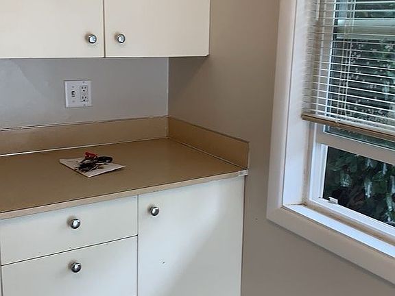 5th image of 600 E Maple St #5989418