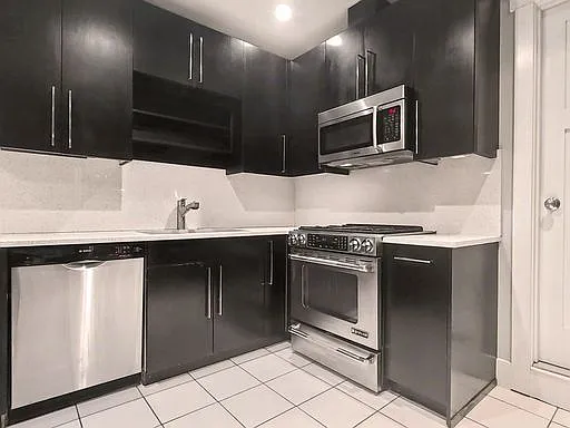 1014 E Denny Way #B — Photo 5