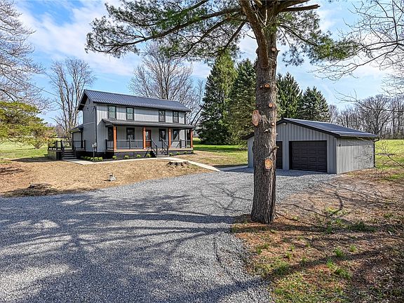 5th image of 270 Laurel Rock Dr