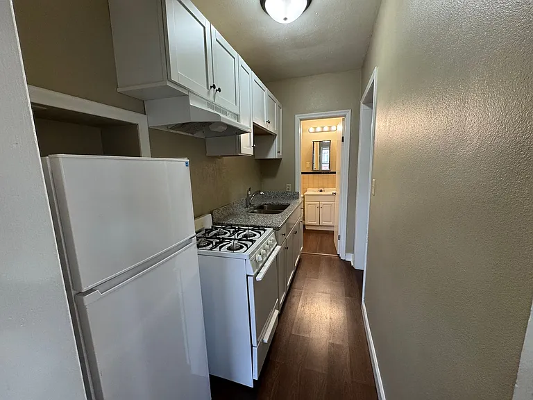 1332 Minnehaha Ave W — Photo 13