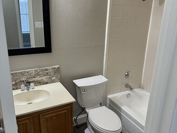 5th image of 1401 Lake Crest Ln