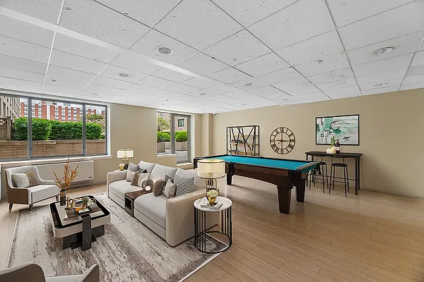 Rented by REAL New York | media 6