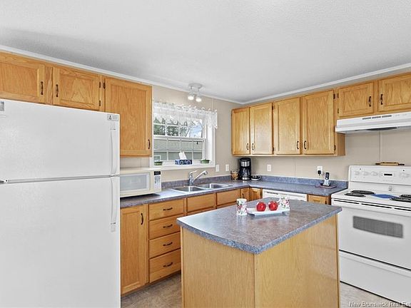 4th image of 110 Jacob St