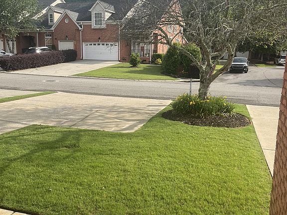 3rd image of 736 Outlook Ln