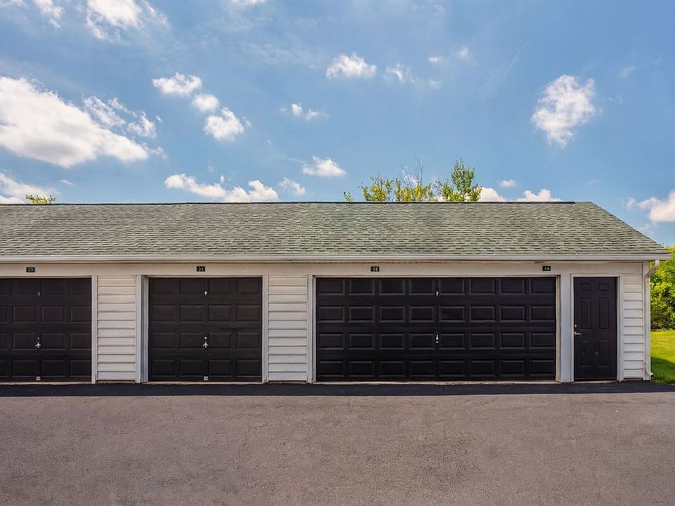 Garages at Alkire Glen View