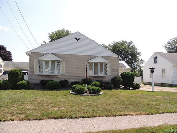 2nd image of 77 Ledyard Ave