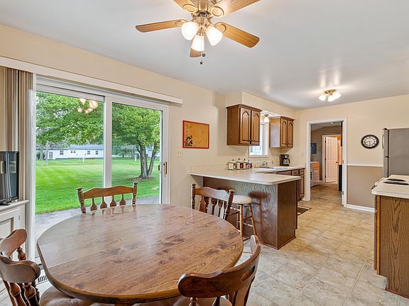 3rd image of 39370 Long St