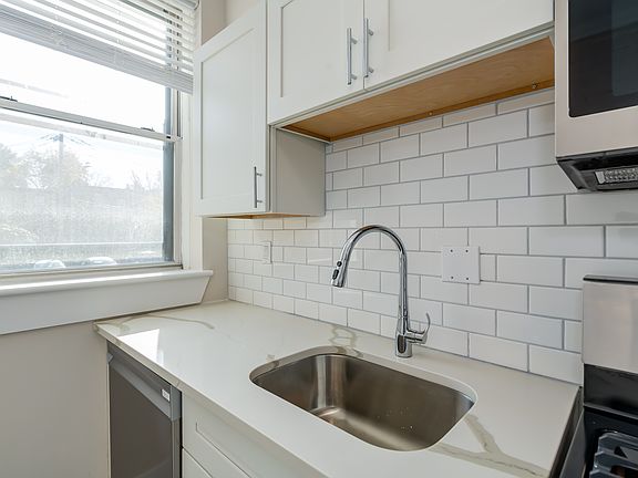 3rd image of 4258 Shaw Blvd #1H