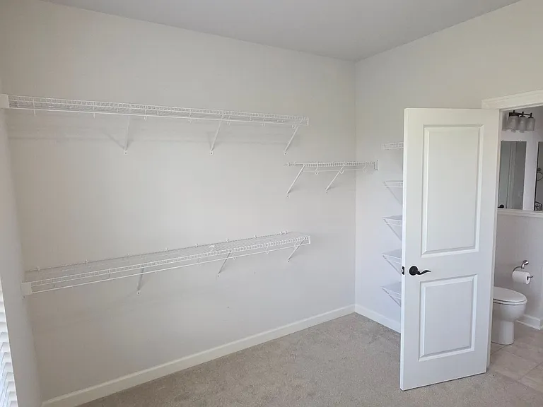 W239N3743 River Birch Ct — Photo 18