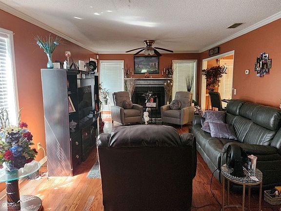 2nd image of 850 Churchill Ct