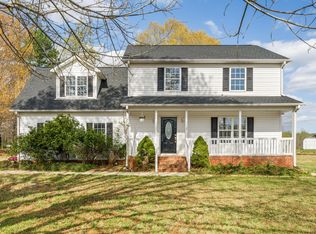 24 Country Side Dr, Roxboro, NC 27574