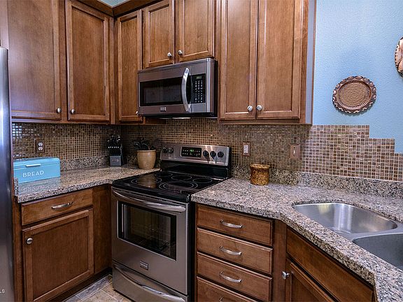 4th image of 15047 W Indianola Ave