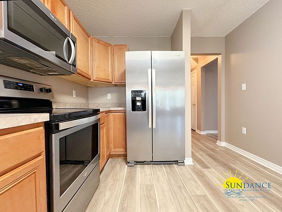 5th image of 215 Twin Lakes Ln