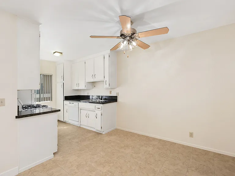 7013 Haskell Ave #203 — Photo 14