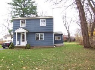 99 W 9th St, Oneida, NY 13421