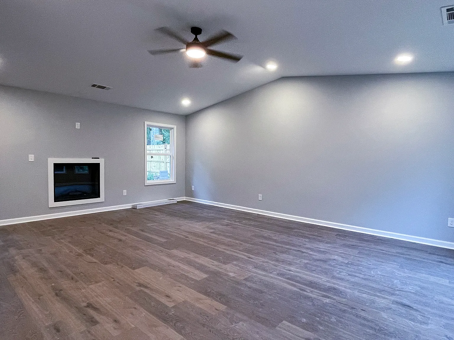 3 bed, 1800 sqft, $2,250 — Photo 3