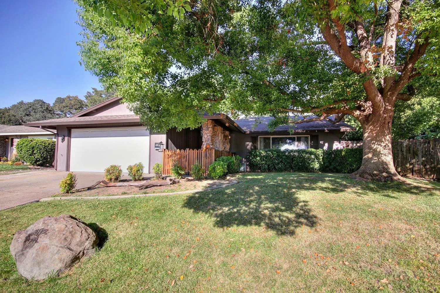6350 Cerromar Cir photo 1