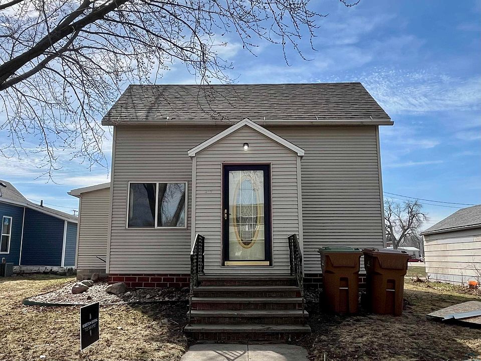 1st image of 205 Grape St