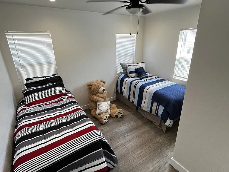 4518 3/4 S Normandie Ave #3/4 — Photo 6