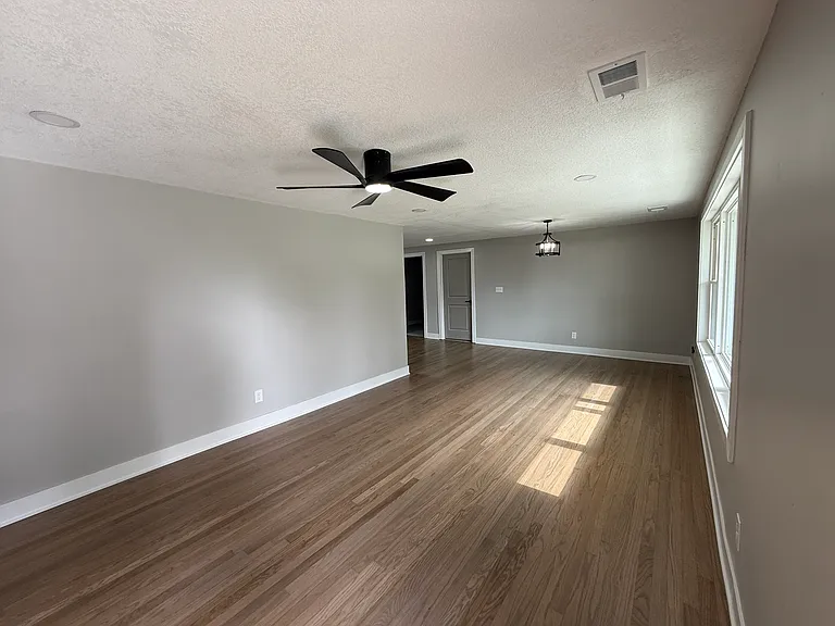 608 S Olive St — Photo 11