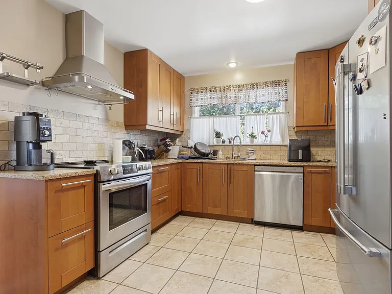 931 Mountain View Dr — Photo 10