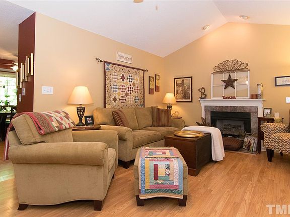 4th image of 533 S Mead Dr