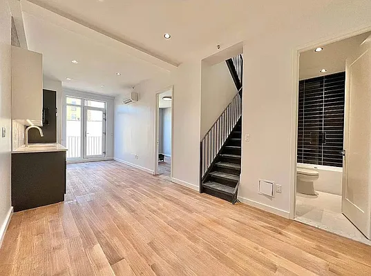 Rented by Doorway NYC, LLC | media 12